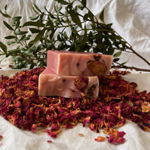 Load image into Gallery viewer, vegan skincare.
